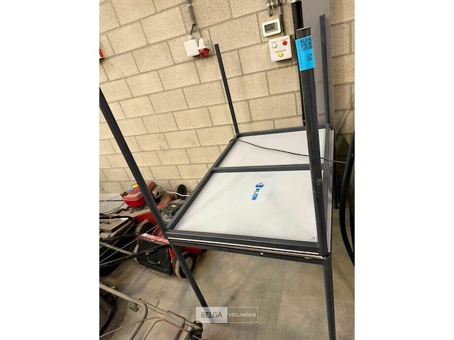 2x tafels in metaal met trespa blad - afbeelding 1 van  2