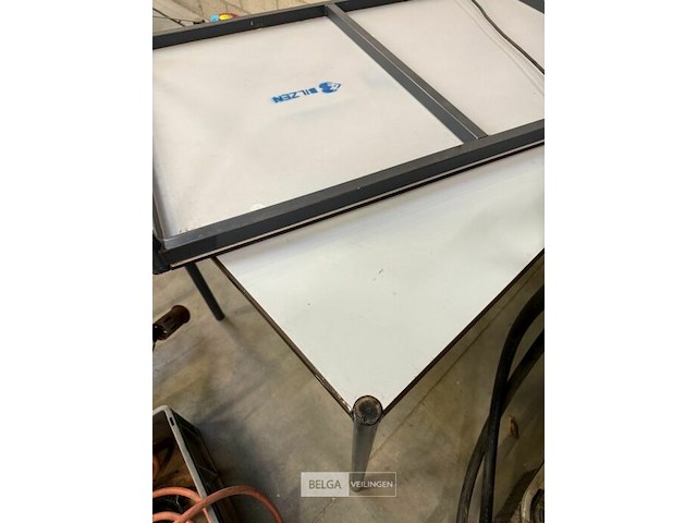 2x tafels in metaal met trespa blad - afbeelding 2 van  2