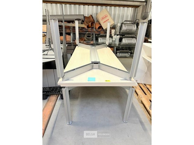 2x tafels l220 cm - afbeelding 1 van  3