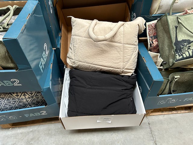 2x tapijt in tas - afbeelding 1 van  4