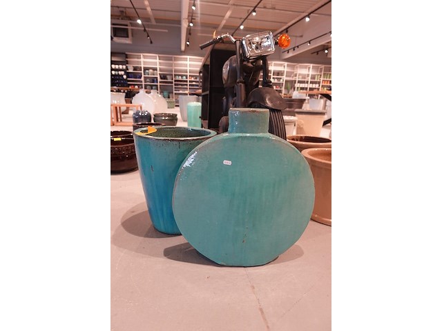 2x terracotta vaas - afbeelding 1 van  7