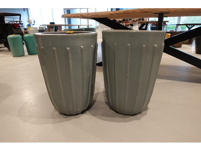 2x terracotta vaas - afbeelding 1 van  4