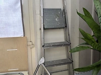 2x trapladder nn & verrijdbare kar - afbeelding 3 van  3