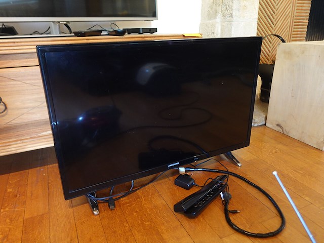 2x tv-scherm - afbeelding 4 van  5
