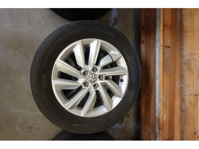 2x velg met band volkswagen 16 inch - afbeelding 1 van  3
