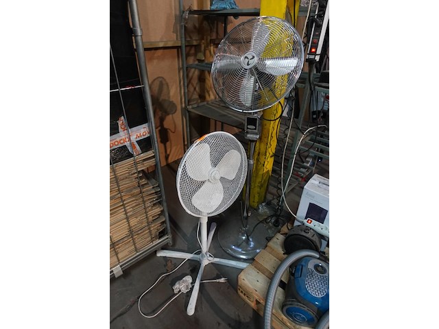 2x ventilator - afbeelding 1 van  3