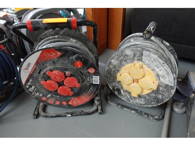 2x verlengkabel op haspel - afbeelding 1 van  4