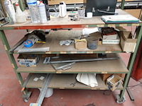 2x verrijbaar rek met inhoud - afbeelding 3 van  4