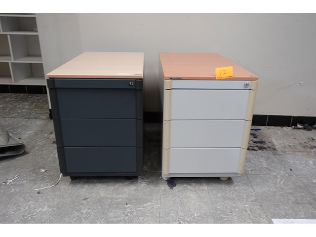 2x verrijdbaar ladeblok +bureau - afbeelding 1 van  4