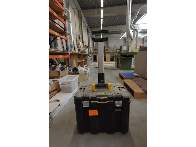 2x verrijdbare gereedschapskoffer stanley - afbeelding 2 van  6