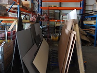 2x verrijdbare glasbok met inhoud - afbeelding 1 van  4