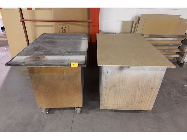 2x verrijdbare houten koffer - afbeelding 1 van  3