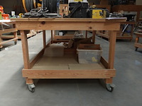 2x verrijdbare houten werktafel - afbeelding 1 van  4
