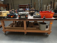 2x verrijdbare houten werktafel - afbeelding 3 van  4