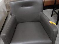 2x verrijdbare lederen stoel - afbeelding 1 van  3