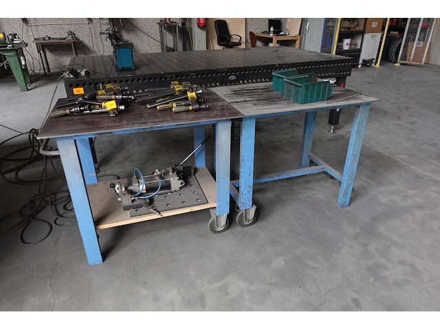 2x verrijdbare metalen werktafel - afbeelding 1 van  3