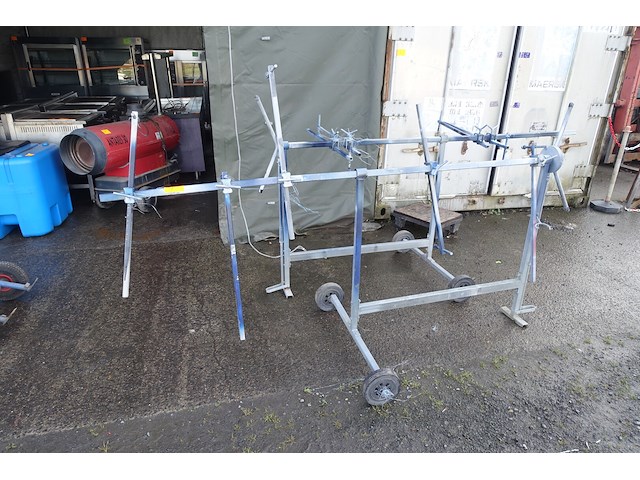 2x verrijdbare spuitboys - afbeelding 1 van  3