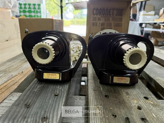 2x view-master junior diaprojector - afbeelding 1 van  4