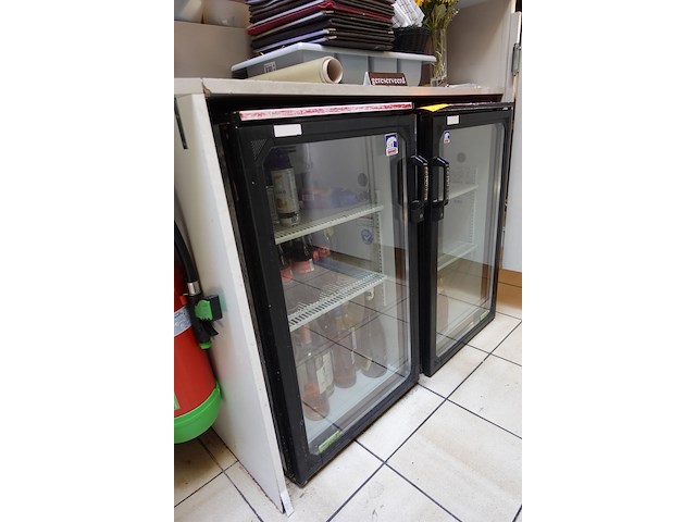 2x vitrine koelkast norcool met inhoud - afbeelding 2 van  7