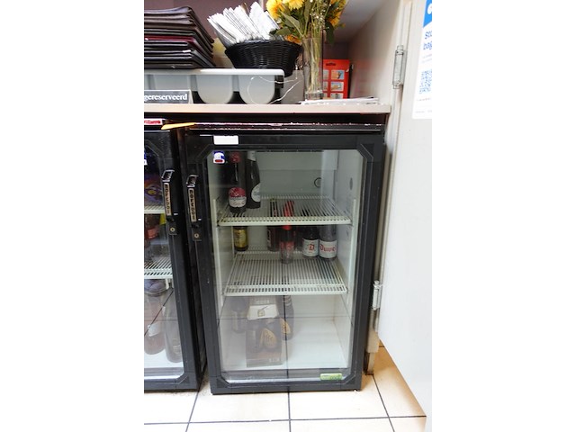 2x vitrine koelkast norcool met inhoud - afbeelding 4 van  7