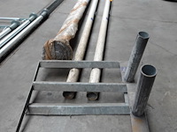 2x vlaggenmast met steun - afbeelding 1 van  3