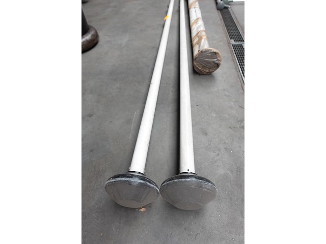 2x vlaggenmast met steun - afbeelding 3 van  3