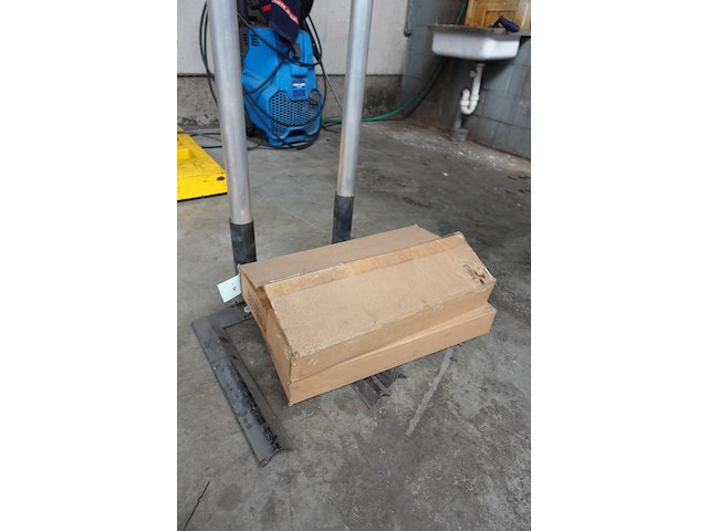 2x vlaggenmast met steun - afbeelding 2 van  5