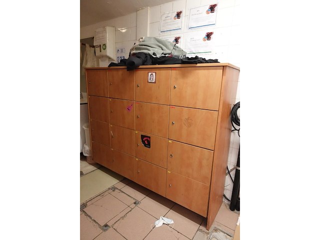 2x volledige inhoud ruimte - afbeelding 1 van  6