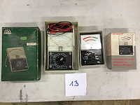 2x voltmeter - afbeelding 1 van  1