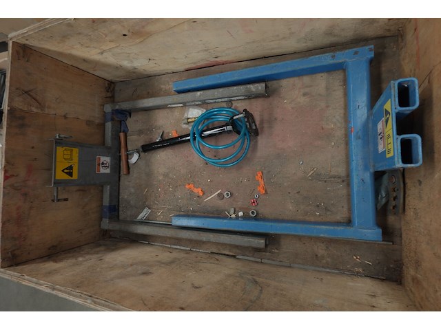 2x vork kanaallift + 4x stalen kabel - afbeelding 1 van  2