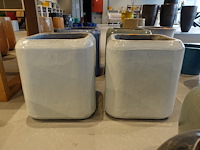 2x vorstvrije terracotta bloempot - afbeelding 1 van  3