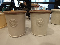 2x vorstvrije terracotta bloempot - afbeelding 1 van  4