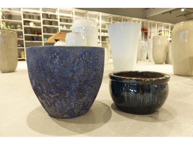 2x vorstvrije terracotta bloempot - afbeelding 1 van  4