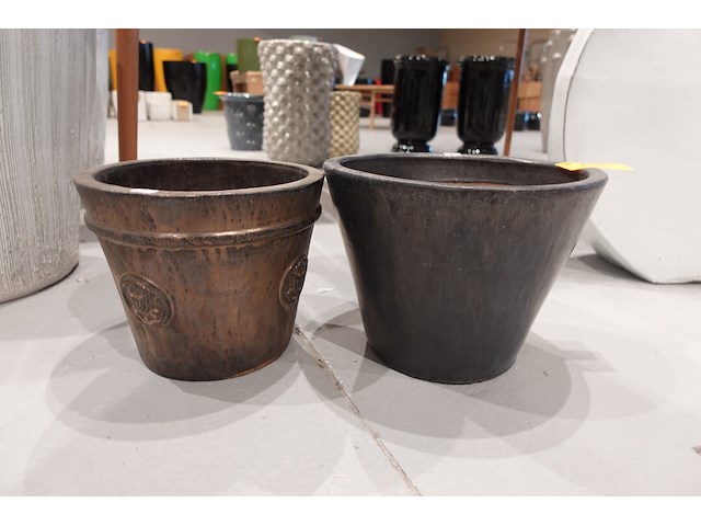 2x vorstvrije terracotta bloempot - afbeelding 1 van  5