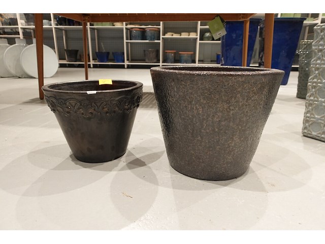 2x vorstvrije terracotta bloempot - afbeelding 1 van  5