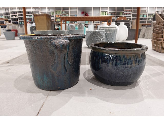 2x vorstvrije terracotta bloempot - afbeelding 1 van  5