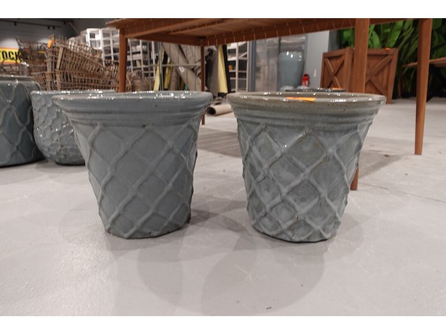 2x vorstvrije terracotta bloempot - afbeelding 1 van  4