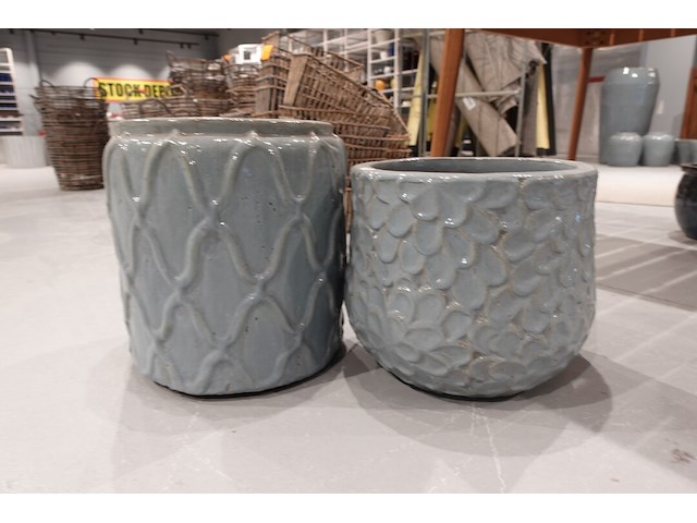2x vorstvrije terracotta bloempot - afbeelding 1 van  5