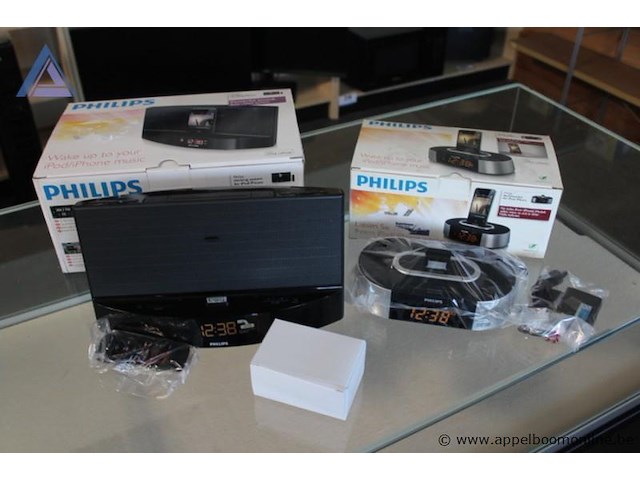 2x wekker met docking station philips, voor ipod/iphone, modellen aj3170/79 en dc290/79, werking niet gekend - afbeelding 1 van  1