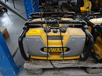 2x werfradio dewalt - afbeelding 1 van  4