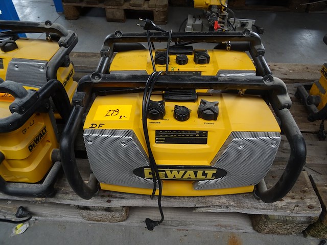 2x werfradio dewalt - afbeelding 1 van  4
