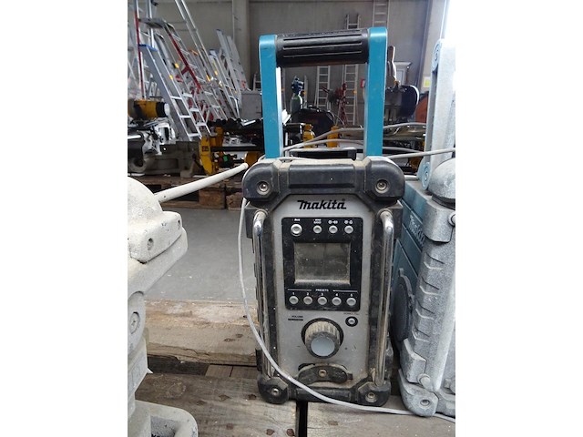 2x werfradio makita - afbeelding 2 van  4