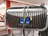 2x werfverlichting op statief - afbeelding 2 van  3