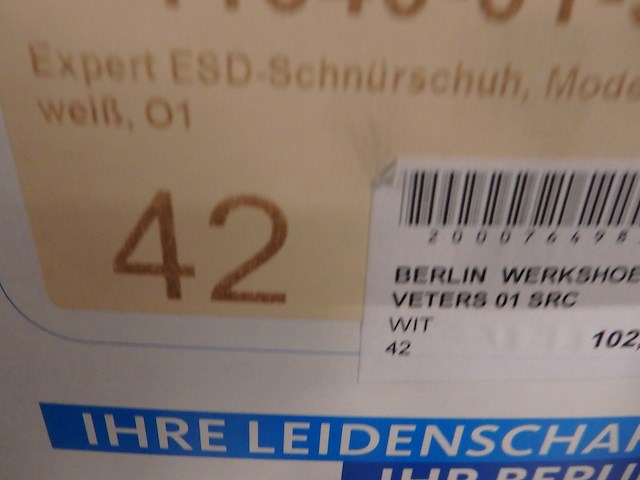 2x werkschoenen maat 42 - afbeelding 2 van  3