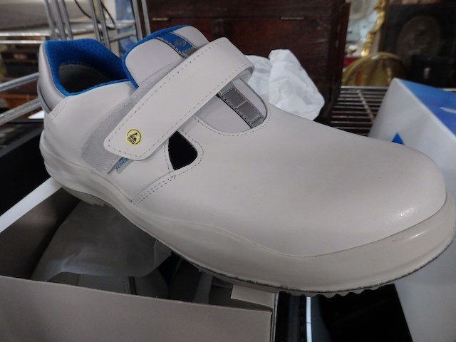 2x werkschoenen maat 42 - afbeelding 3 van  3