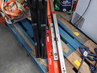 2x werkschragen + waterpassen - afbeelding 1 van  2