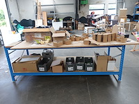 2x werktafel + inhoud - afbeelding 2 van  4