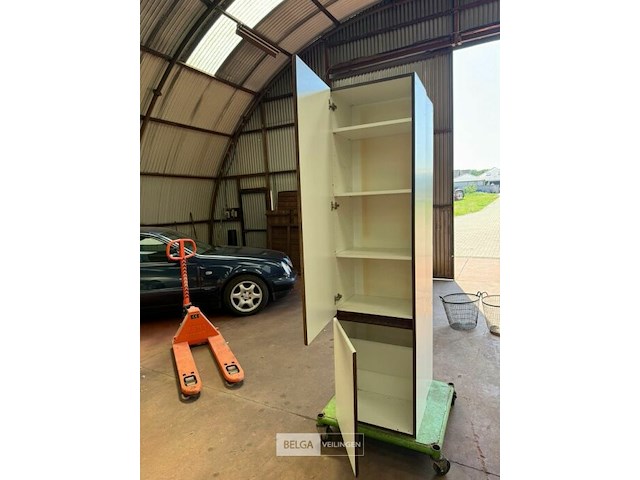 2x witte kolomkast h210 cm - afbeelding 3 van  4
