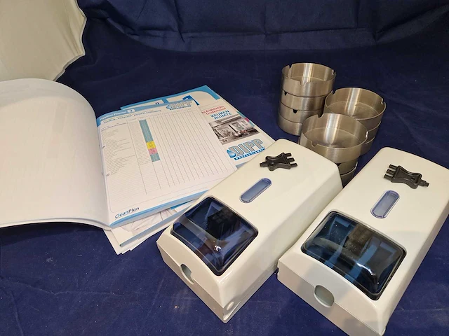 (2x) zeepdispensers (10x) asbakken - afbeelding 2 van  2