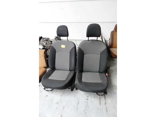 2x zetel dacia dokker - afbeelding 1 van  3